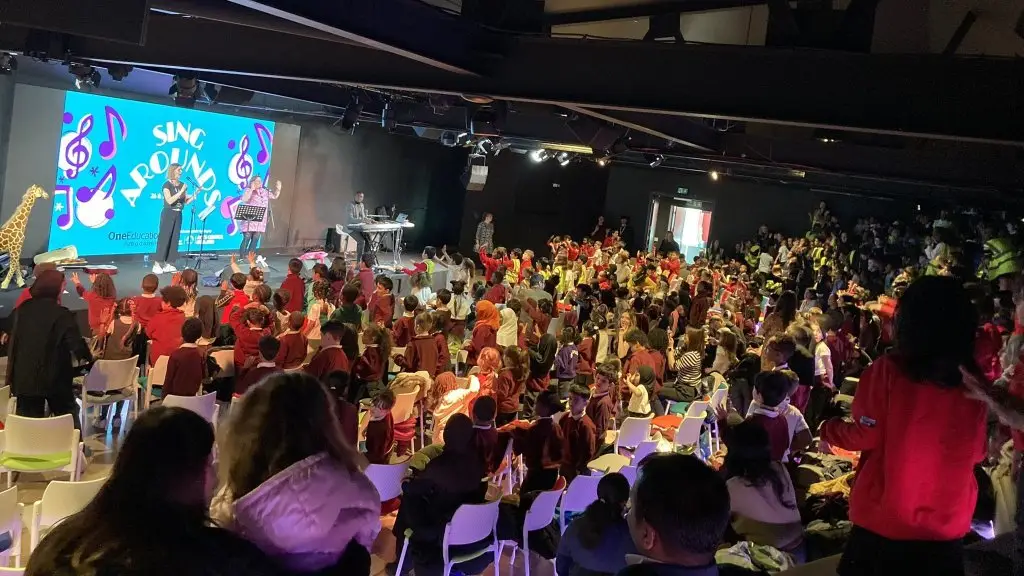 Children singing in the crowd at the Sing Arounds 2024